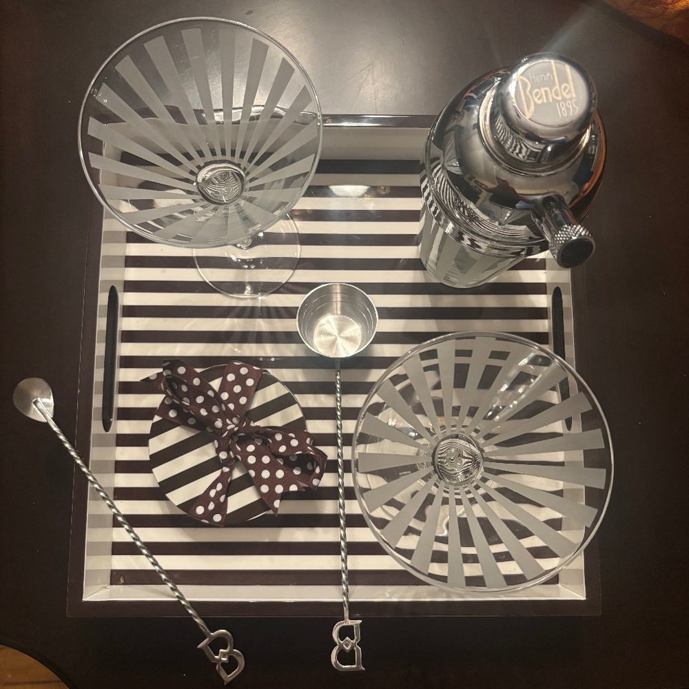 Henri Bendel Martini set with base and Coasters
